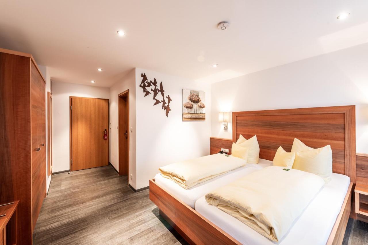 Hotel Ariadne Розенхайм Екстериор снимка