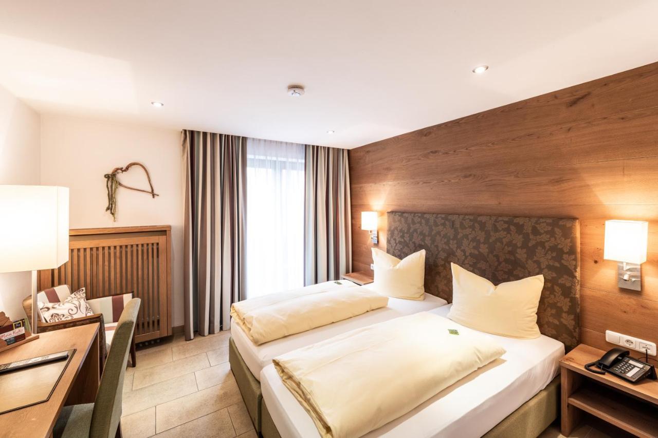 Hotel Ariadne Розенхайм Екстериор снимка