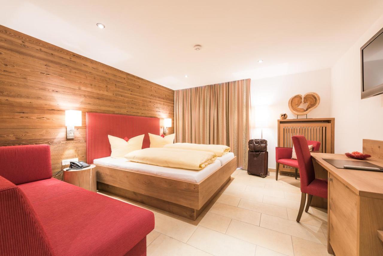 Hotel Ariadne Розенхайм Екстериор снимка