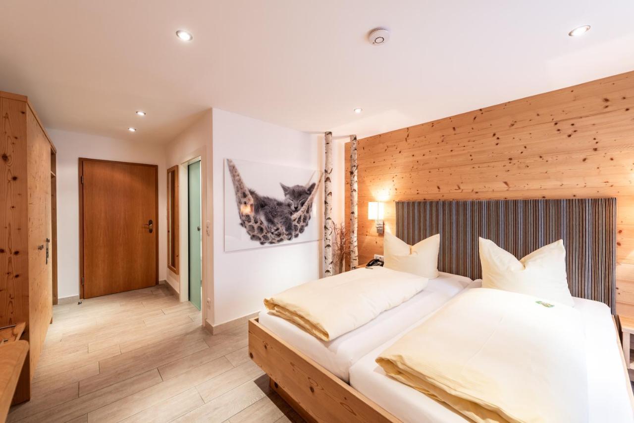 Hotel Ariadne Розенхайм Екстериор снимка